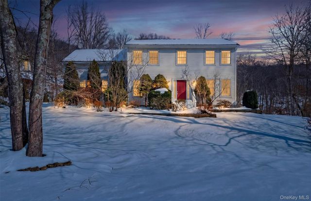 8 Cardinal Court, Tuxedo Park, NY 10987