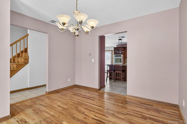 8 Cardinal Court, Tuxedo Park, NY 10987