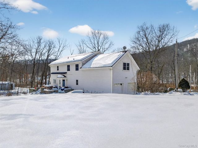 8 Cardinal Court, Tuxedo Park, NY 10987