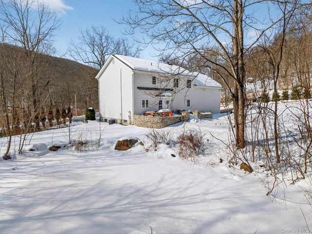 8 Cardinal Court, Tuxedo Park, NY 10987