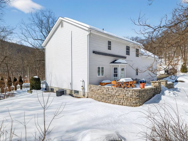 8 Cardinal Court, Tuxedo Park, NY 10987