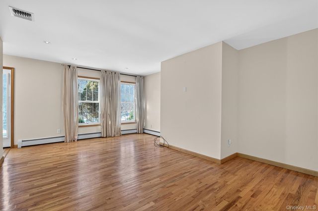 8 Cardinal Court, Tuxedo Park, NY 10987