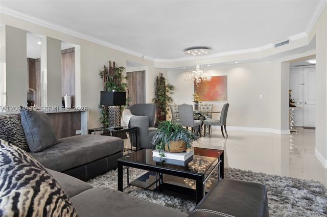 848 Brickell Key Dr 3905, Miami, FL 33131