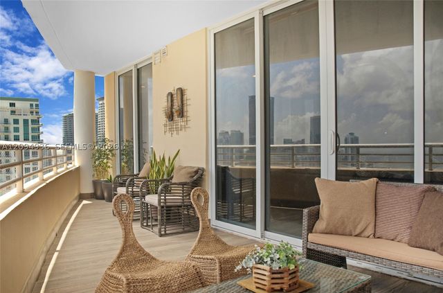 848 Brickell Key Dr 3905, Miami, FL 33131