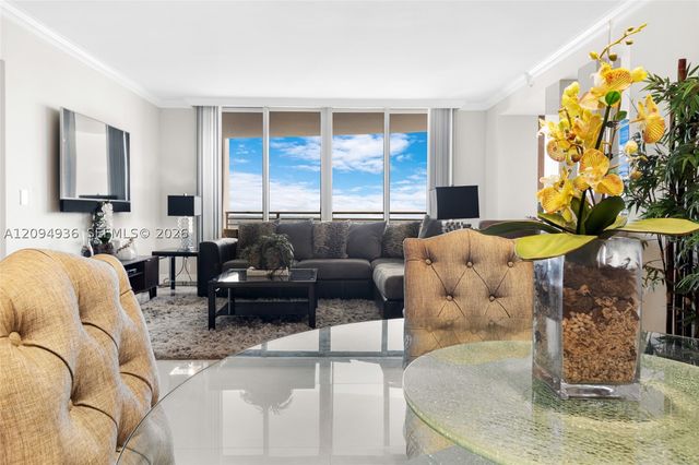 848 Brickell Key Dr 3905, Miami, FL 33131
