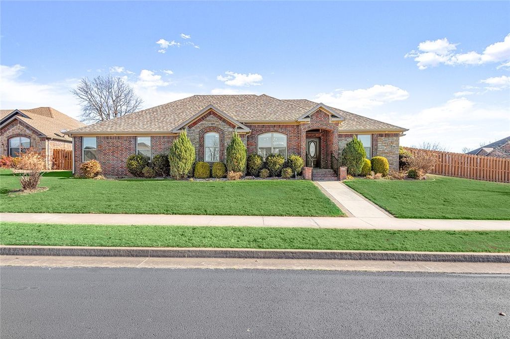 2703 SW Brancliff Road, Bentonville, AR 72713