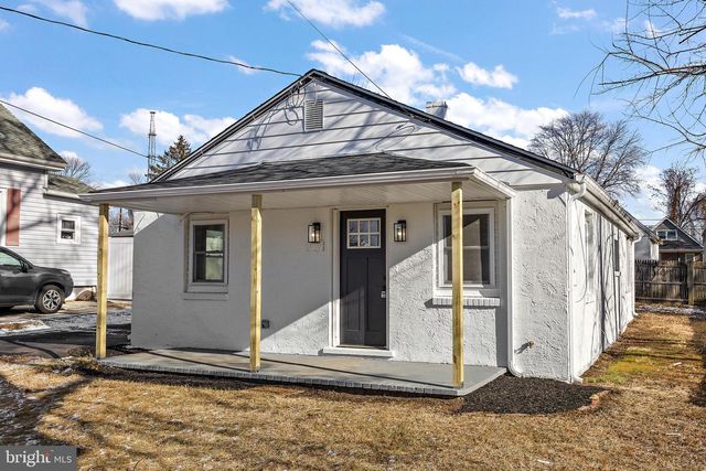 2109 FERNCROFT AVE, Upper Chichester, PA 19061