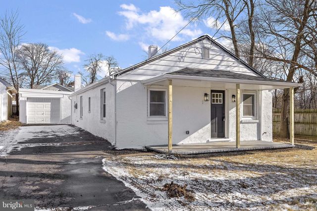 2109 FERNCROFT AVE, Upper Chichester, PA 19061