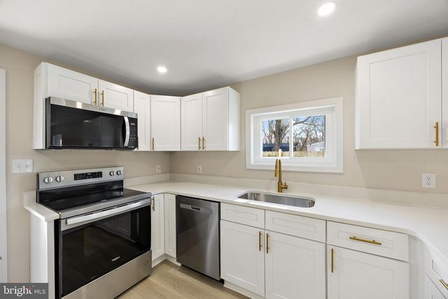 2109 FERNCROFT AVE, Upper Chichester, PA 19061