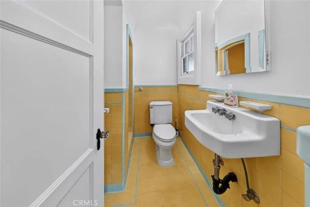 1163 Geneva Street, Glendale, CA 91207