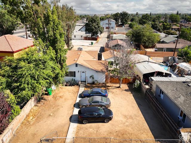 818 Decatur Street, Bakersfield, CA 93308