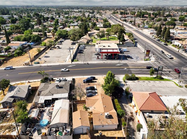 818 Decatur Street, Bakersfield, CA 93308