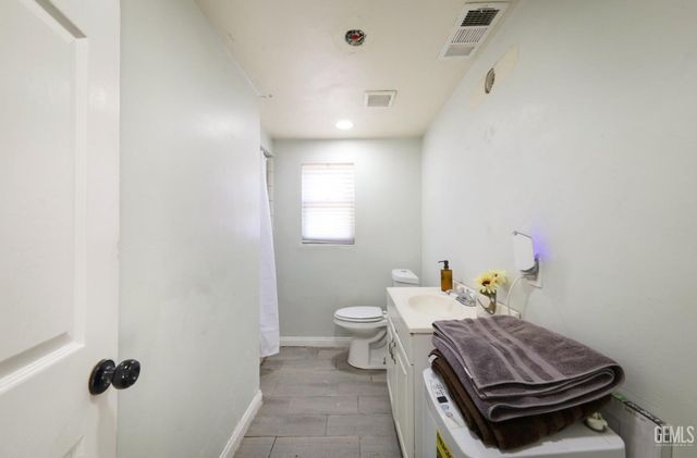 818 Decatur Street, Bakersfield, CA 93308