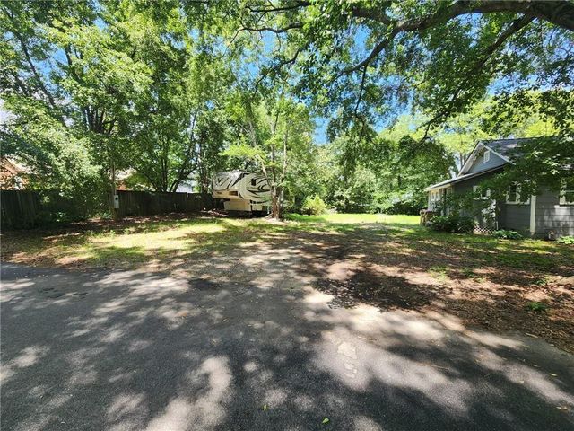 5308is Tanner Street, Flowery Branch, GA 30542