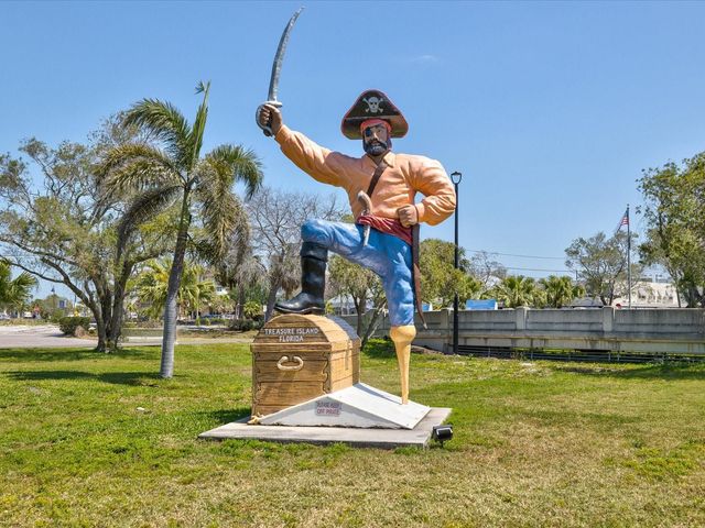 141 104TH AVENUE, Treasure Island, FL 33706