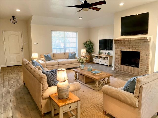 4816 Kingfisher Lane, Mesquite, TX 75181