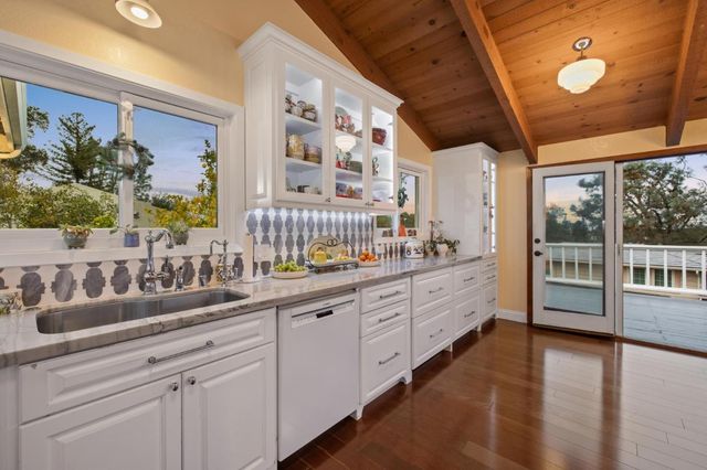 22215 Quinterno Court, Cupertino, CA 95014