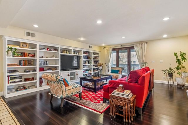 22215 Quinterno Court, Cupertino, CA 95014