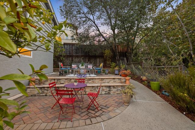 22215 Quinterno Court, Cupertino, CA 95014