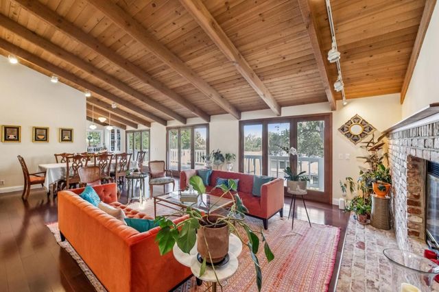 22215 Quinterno Court, Cupertino, CA 95014