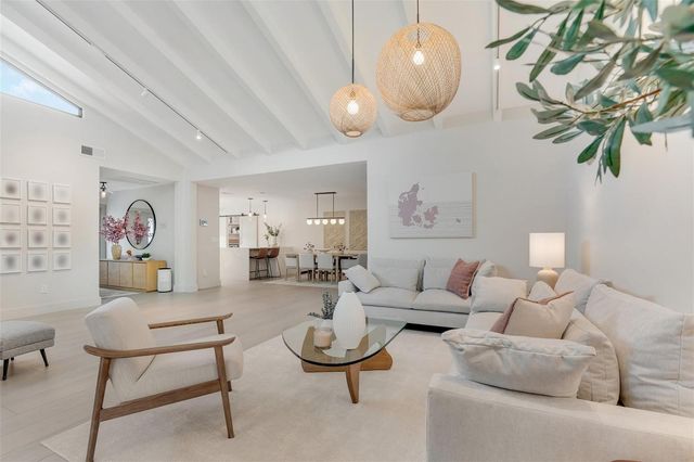 8569 Casa Del Lago, Boca Raton, FL 33433