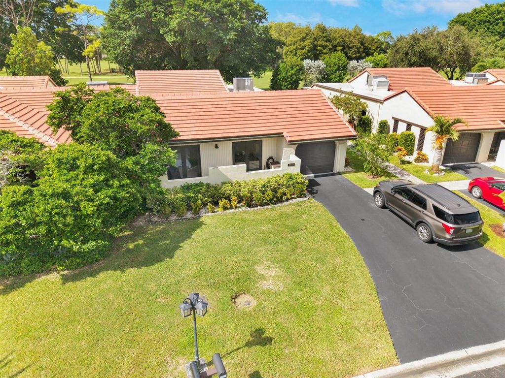 8569 Casa Del Lago, Boca Raton, FL 33433