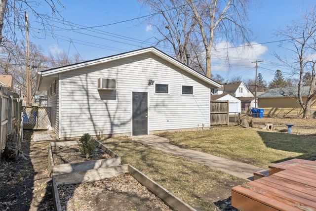 965 E Fremont Avenue, Saint Paul, MN 55106