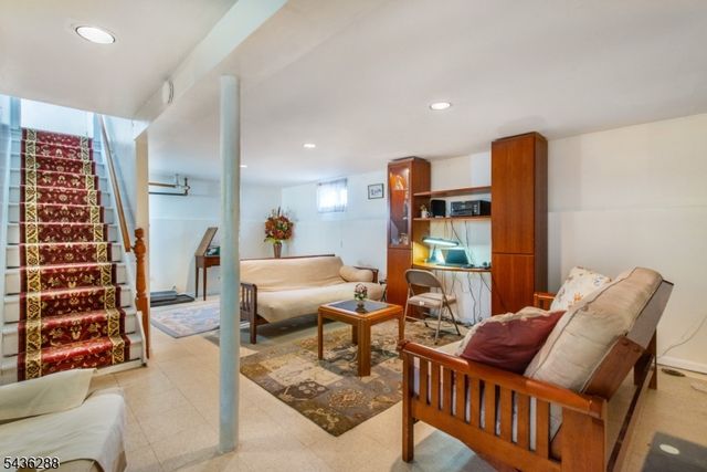 74 Delawanna Ave, Clifton City, NJ 07014