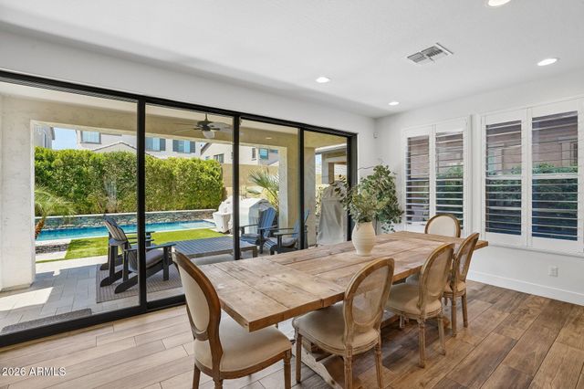 814 E DEER CREEK Road, Phoenix, AZ 85048