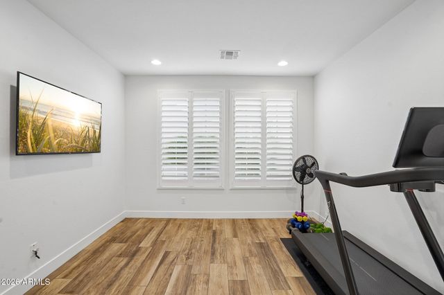 814 E DEER CREEK Road, Phoenix, AZ 85048