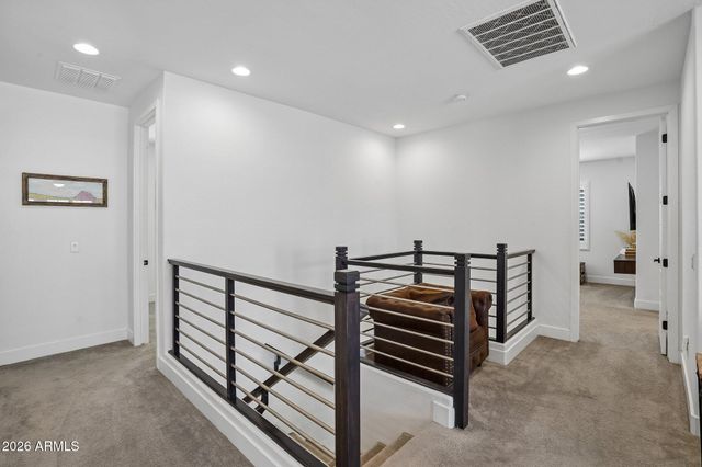 814 E DEER CREEK Road, Phoenix, AZ 85048