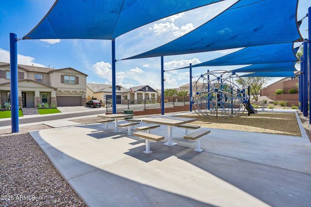 814 E DEER CREEK Road, Phoenix, AZ 85048