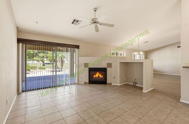 432 W Champagne Drive, Chandler, AZ 85248