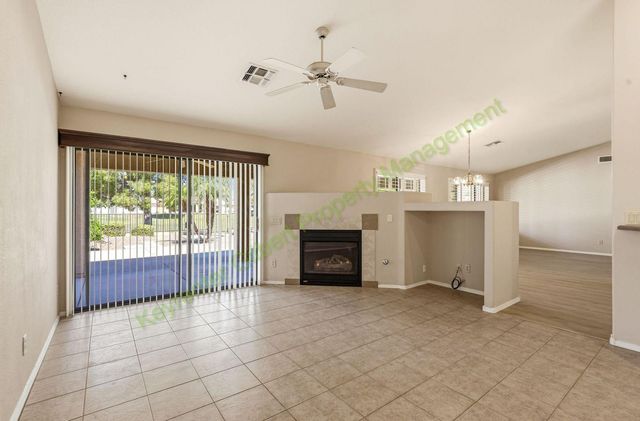 432 W Champagne Drive, Chandler, AZ 85248