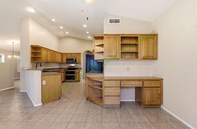 432 W Champagne Drive, Chandler, AZ 85248