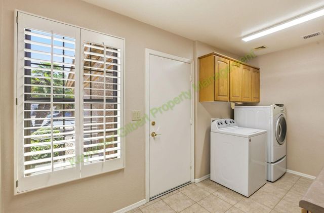 432 W Champagne Drive, Chandler, AZ 85248