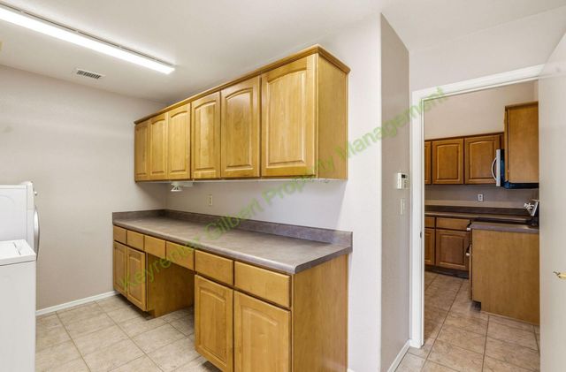 432 W Champagne Drive, Chandler, AZ 85248