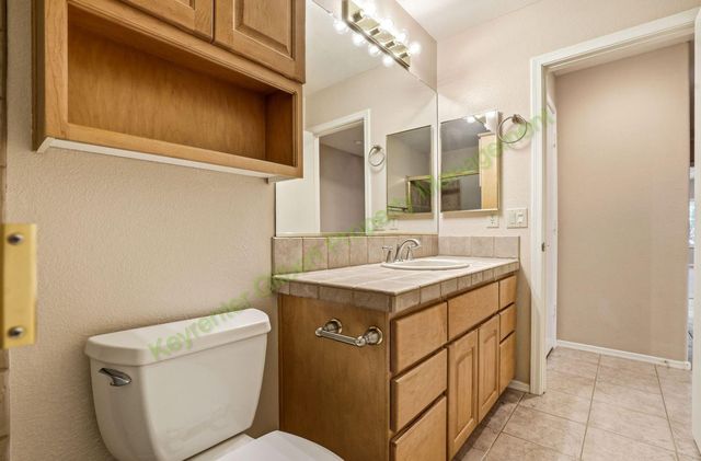 432 W Champagne Drive, Chandler, AZ 85248