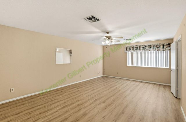 432 W Champagne Drive, Chandler, AZ 85248
