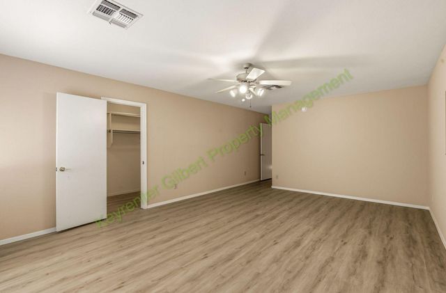 432 W Champagne Drive, Chandler, AZ 85248