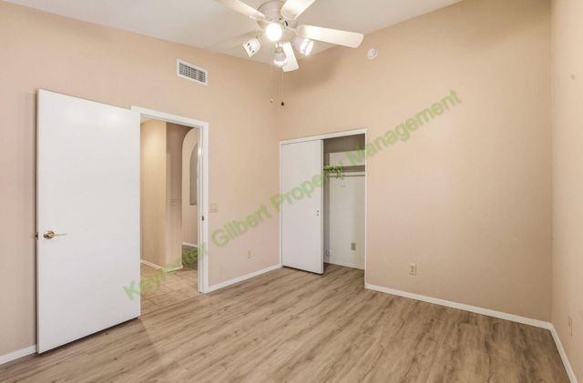 432 W Champagne Drive, Chandler, AZ 85248
