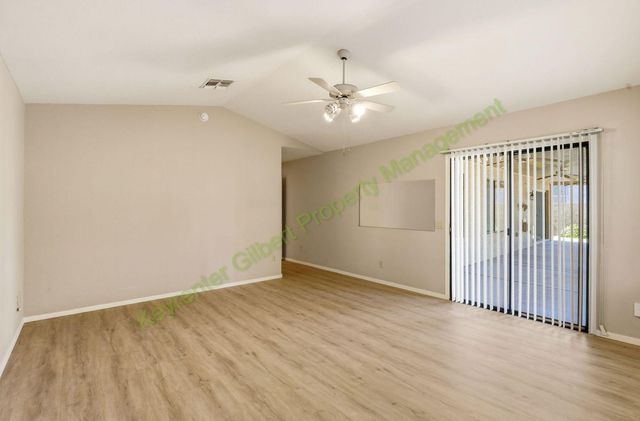 432 W Champagne Drive, Chandler, AZ 85248