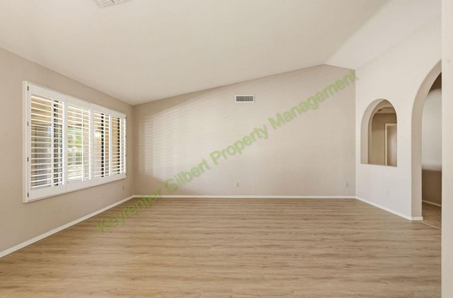 432 W Champagne Drive, Chandler, AZ 85248