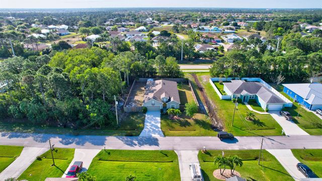 6163 NW Deville Circle, Port St Lucie, FL 34953