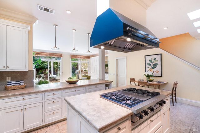 1330 Pine St, St. Helena, CA 94574