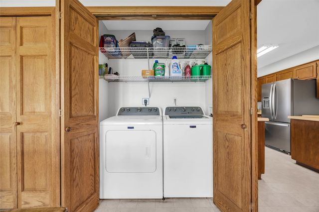 1770 Vavra Drive, Ely, IA 52227