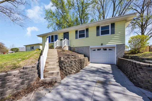 1770 Vavra Drive, Ely, IA 52227