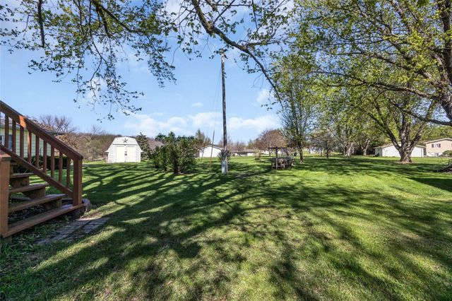 1770 Vavra Drive, Ely, IA 52227