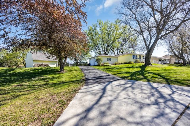 1770 Vavra Drive, Ely, IA 52227