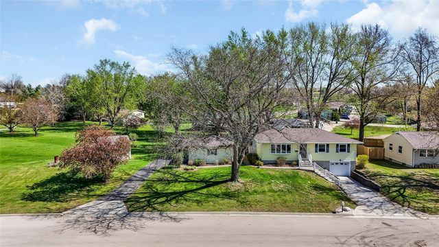 1770 Vavra Drive, Ely, IA 52227